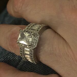 Elegant Silver Women's Ring